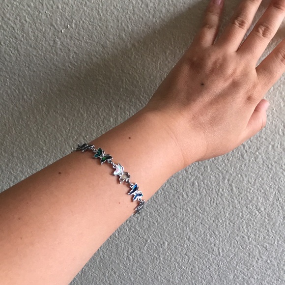 🖤New Abalone shell butterfly 🦋 charms 8.25” bracelet - Picture 2 of 11